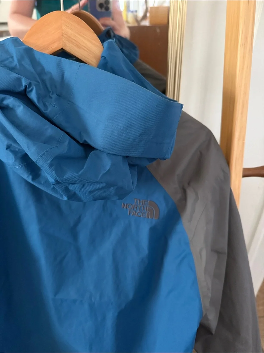 M’s North Face Rain Jacket
